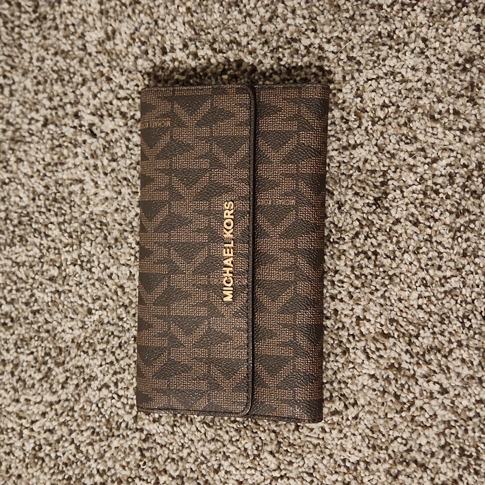 Michael kors wallet